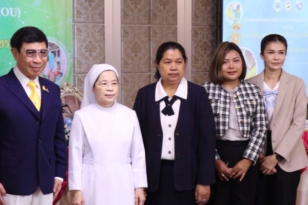 พว.  ร่วมลงนามบันทึกความเข้าใจความร่วมมือทางวิชาการ(MOU) กับ โรงเรียนยอแซพพิจิตร และโรงเรียนเซนต์โยแซฟเพชรบุรี เพื่อพัฒนาการจัดการเรียนรู้แบบ Active. Learning ด้วยกระบวนการคิดขั้นสูงเชิงระบบ GPAS 5 Steps