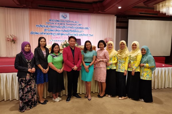 การยกระดับคุณภาพด้วยการพัฒนาครูตามหลักสูตรแนวใหม่ ที่เน้นความแตกต่างตามพหุปัญญา (MI) ณ โรงเรียนหาดใหญ่วิทยาลัย อ.หาดใหญ่ จ.สงขลา