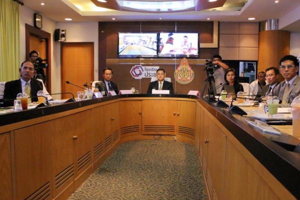 เลขาธิการ กพฐ.ร่วมประชุมชี้แจงการดำเนินงานโครงการโรงเรียนประชารัฐ ณ ห้องประชุม DOC อาคาร สพฐ.5 ชั้น9 กระทรวงศึกษาธิการ